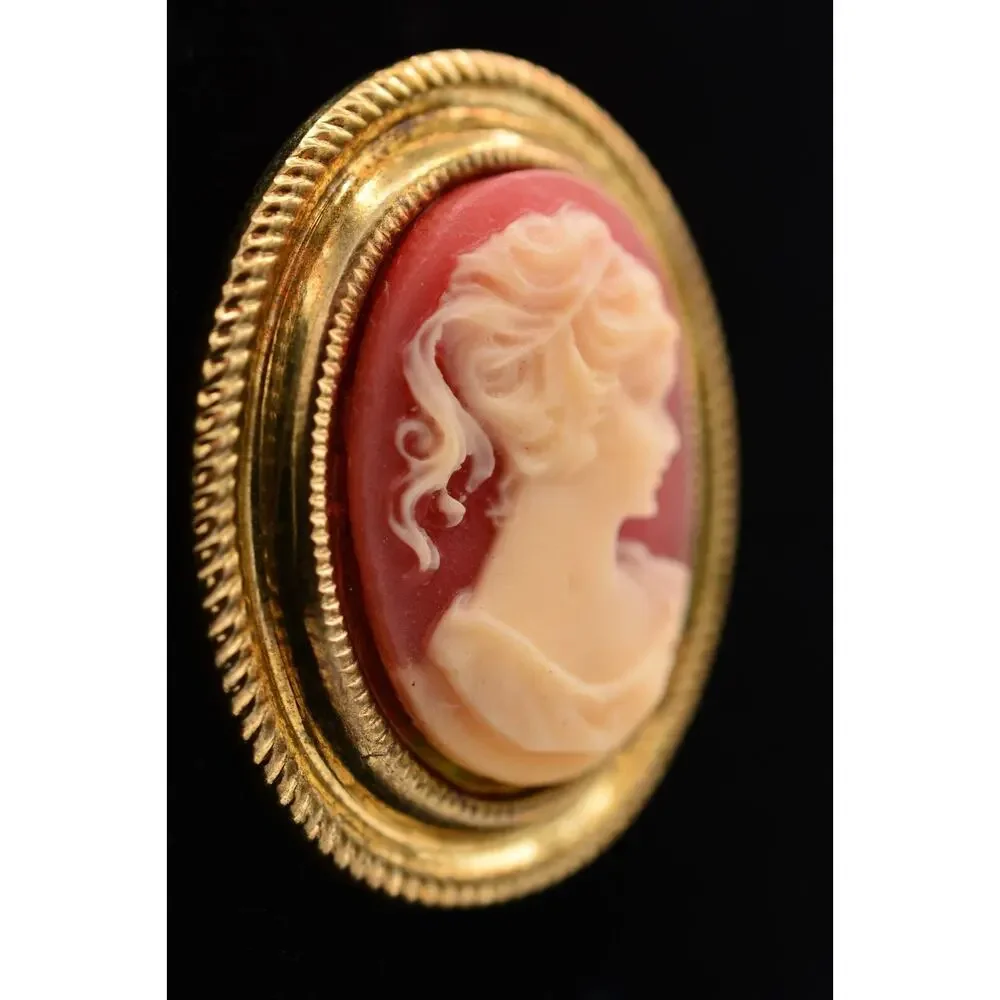 Vintage Cameo Pin Brooch Antiqued Gold Oval Small Made in Hong Kong Signed Bin4